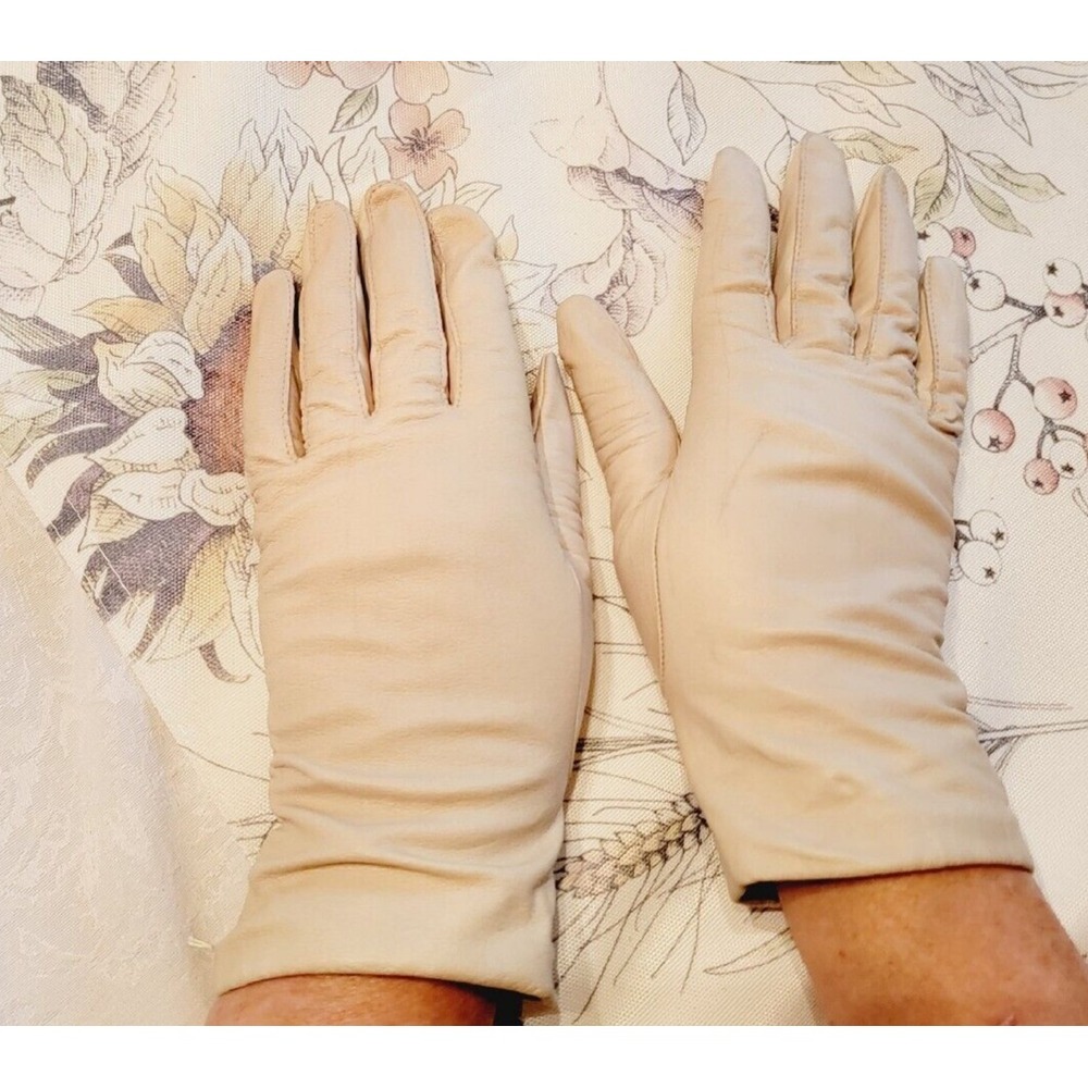 Womens Cream Leather Driving Gloves, Wrist Length, Size Small Elegant Ladies